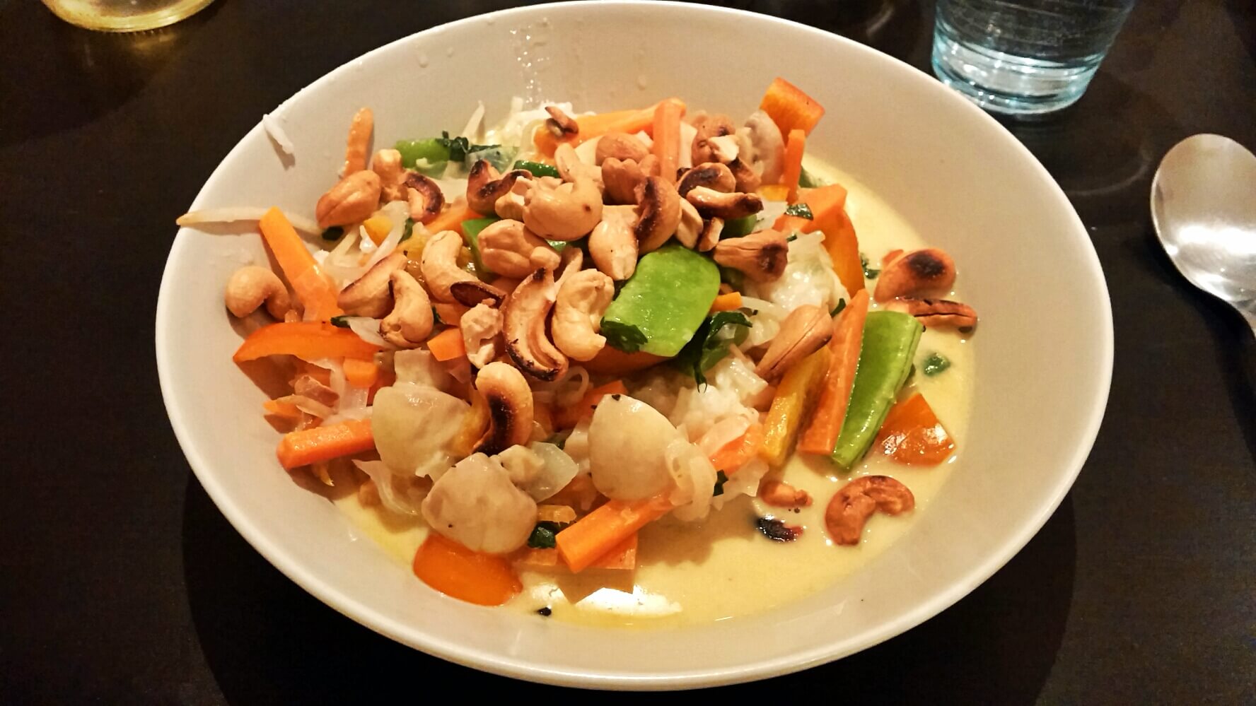 Grünes Kokos-Thai-Curry-Gemüse mit Reis - My Vegan Life